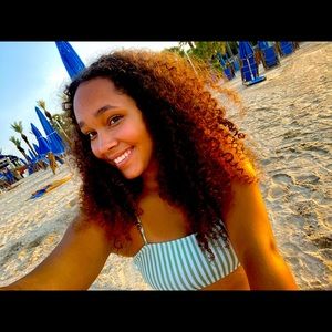 Meet your Posher, Cearra